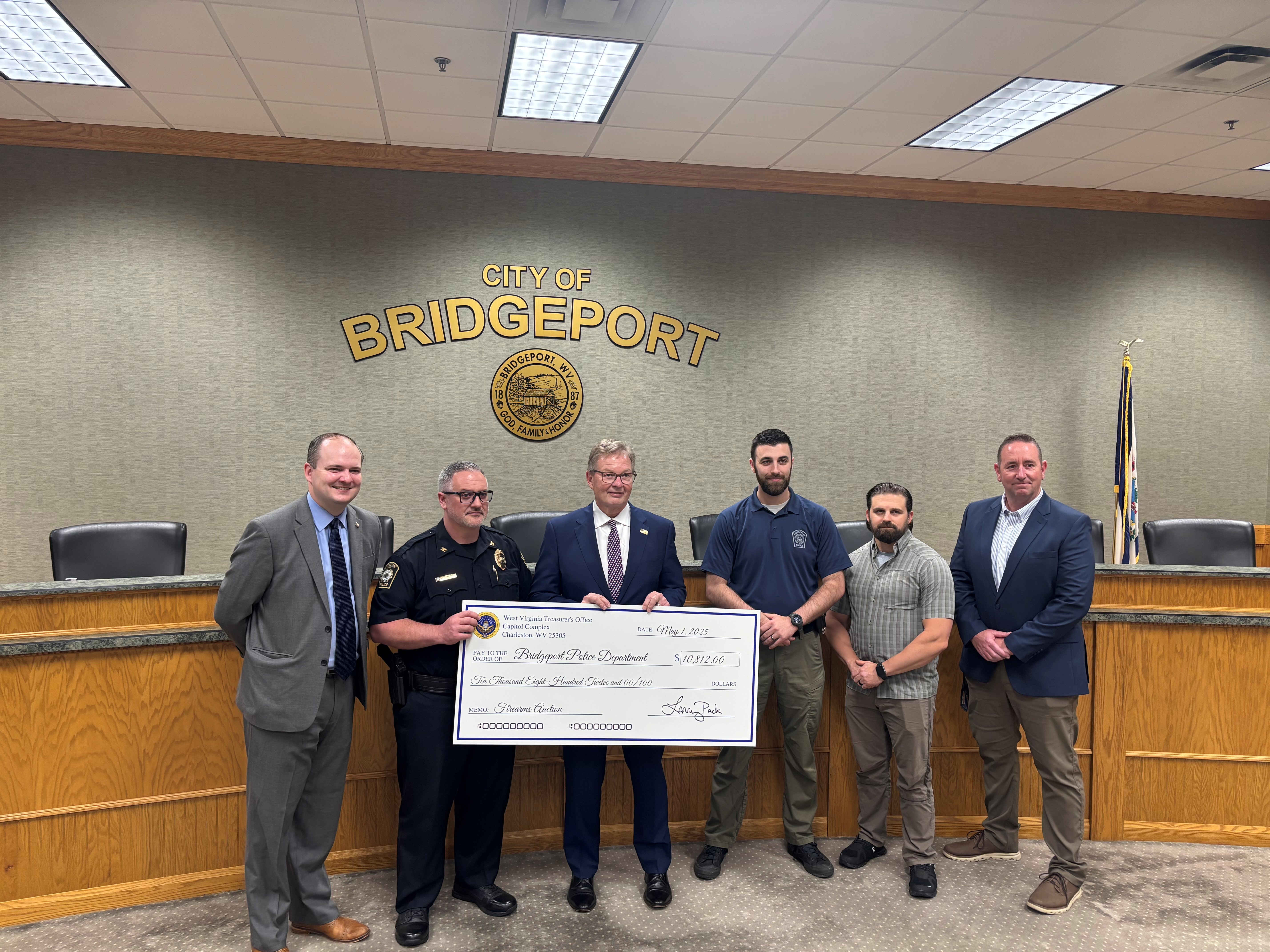 Treasurer Pack Returns More Than $10,000 in Unclaimed Property from Firearms Auction to Bridgeport Police Department