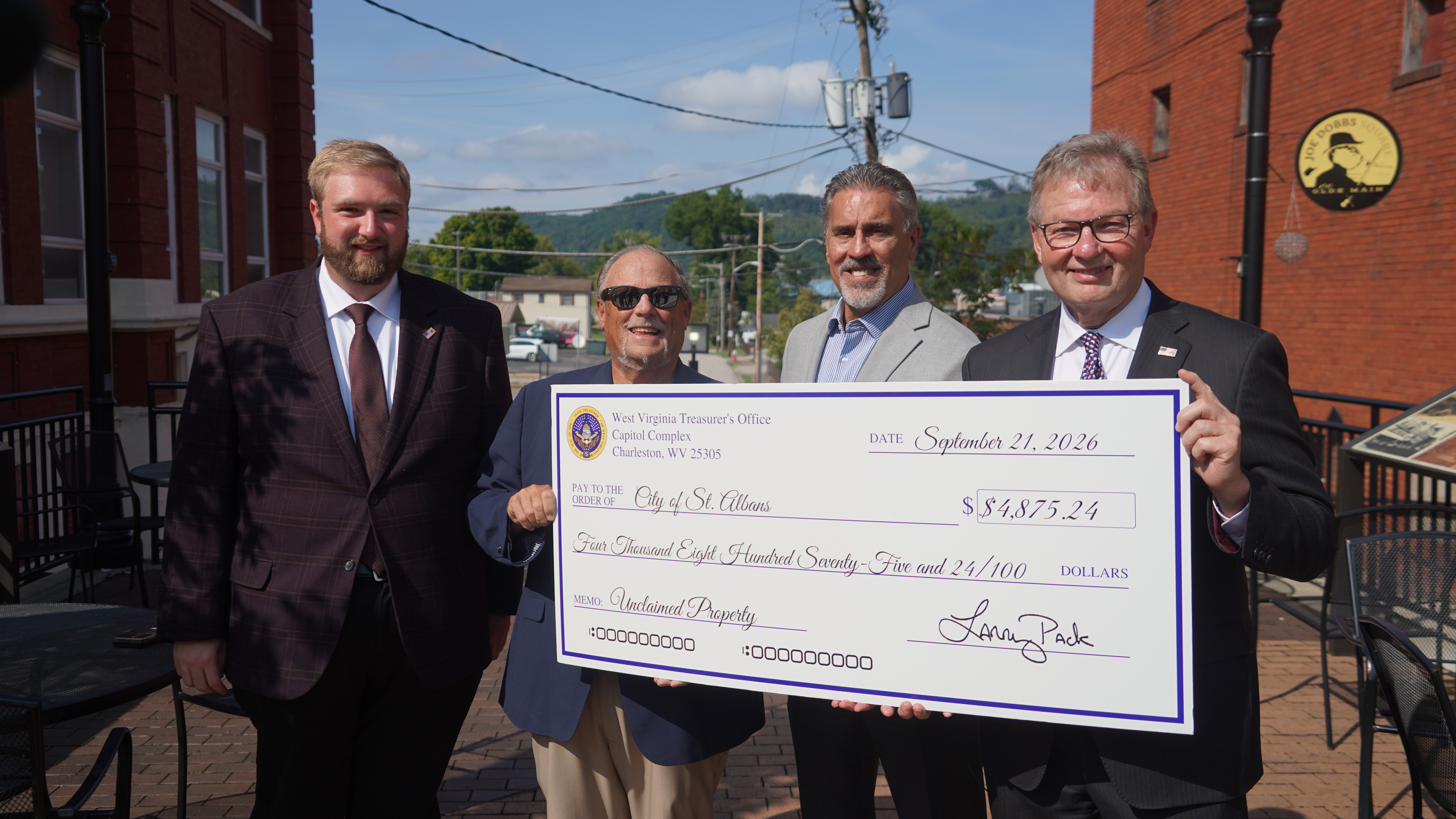 Treasurer Pack Returns More Than $4,800 in Unclaimed Property Funds to City of St. Albans