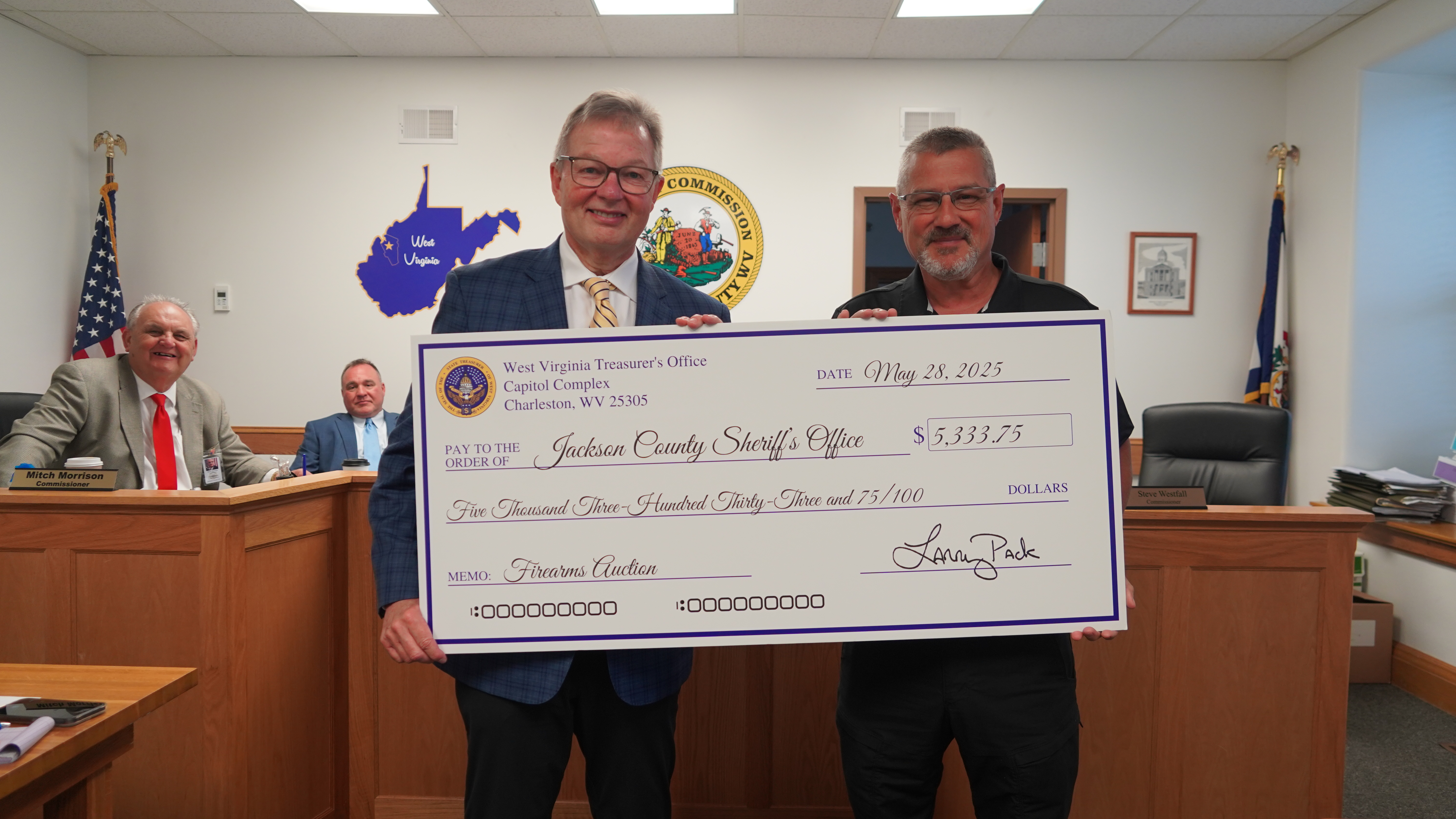 Treasurer Pack Returns More Than $5,000 in Unclaimed Property from Firearms Auction to Jackson County Sheriff’s Office